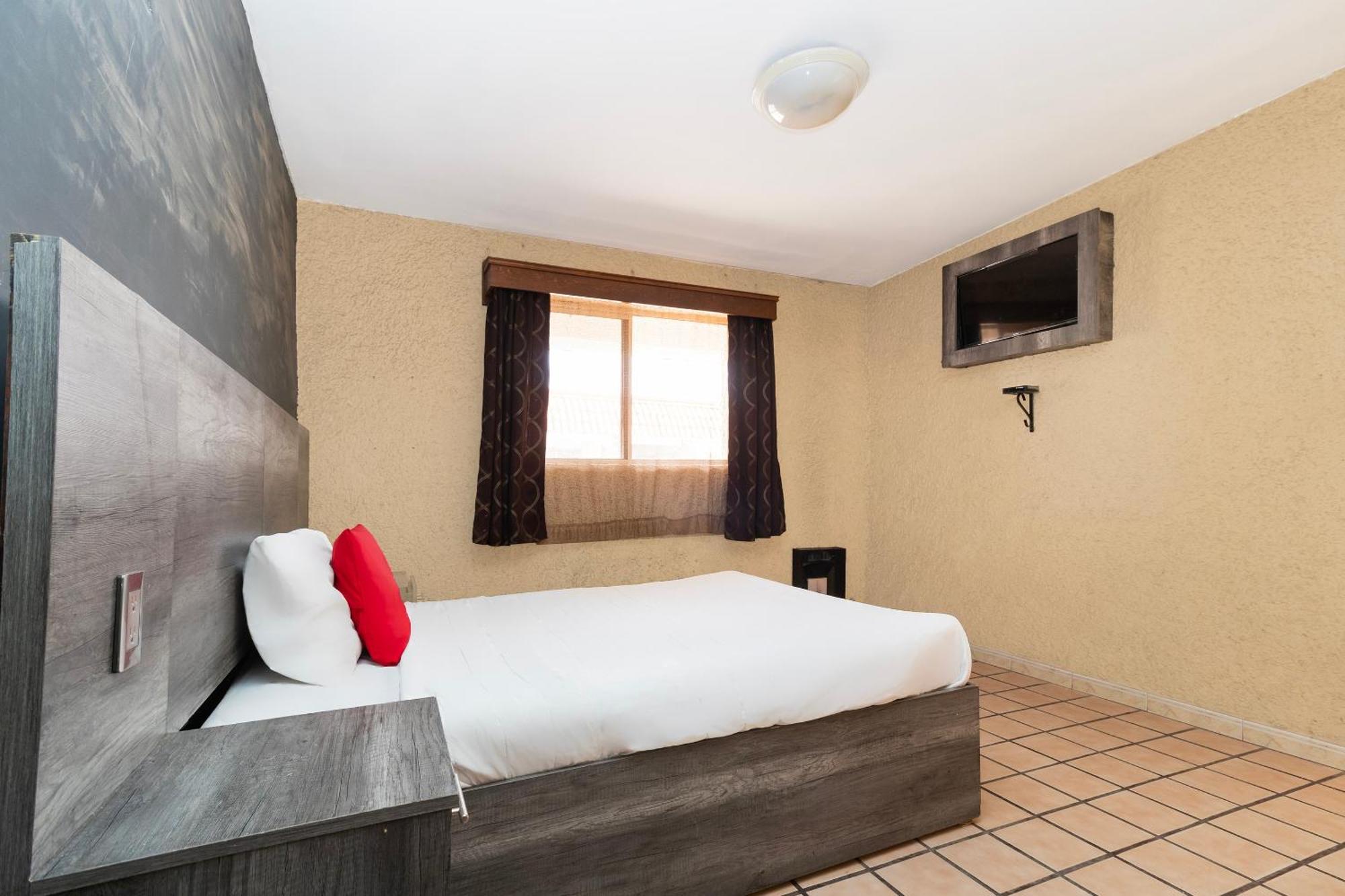 Oyo Hotel Real Del Sur, Estadio Chihuahua Bagian luar foto