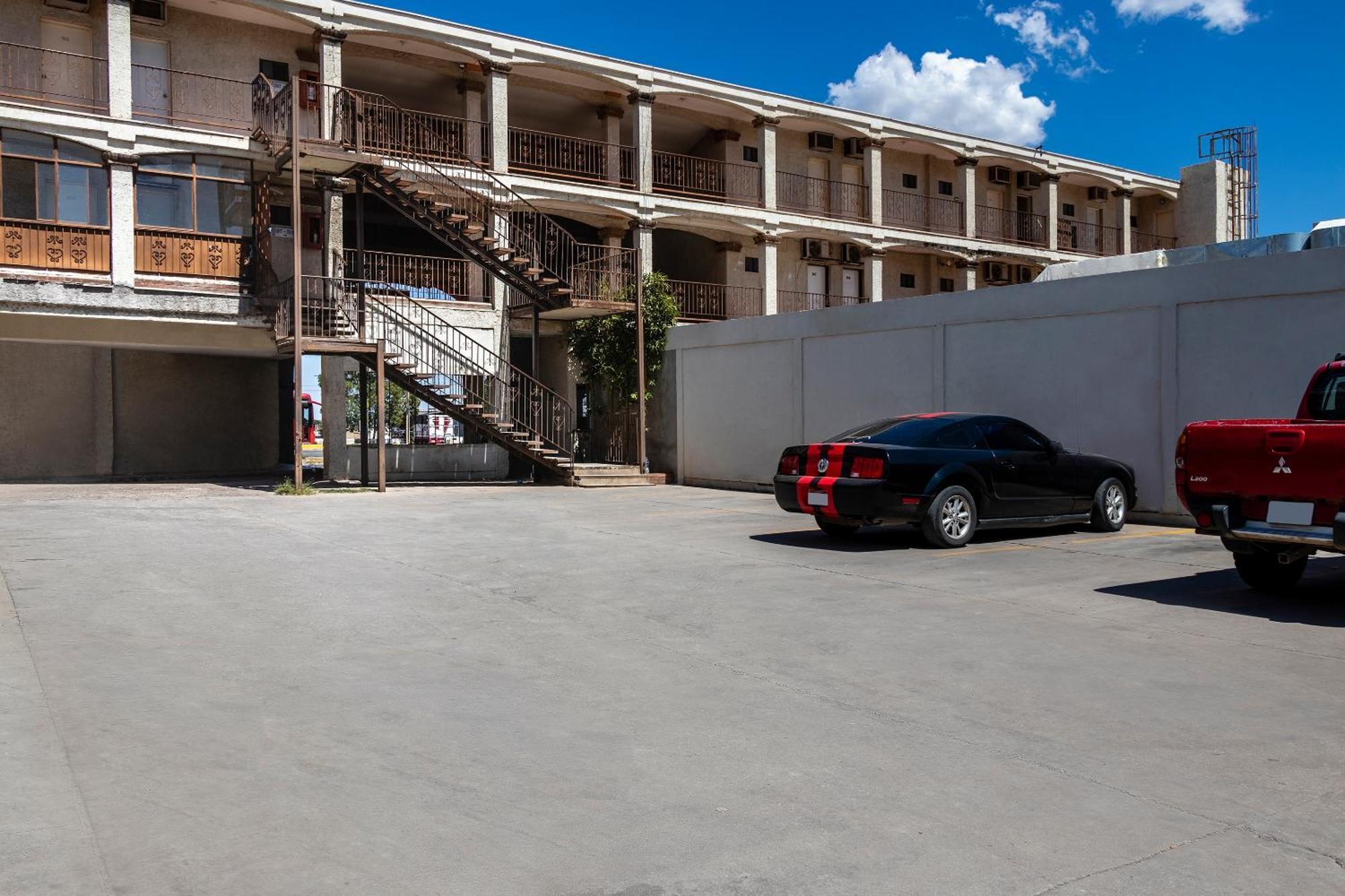 Oyo Hotel Real Del Sur, Estadio Chihuahua Bagian luar foto